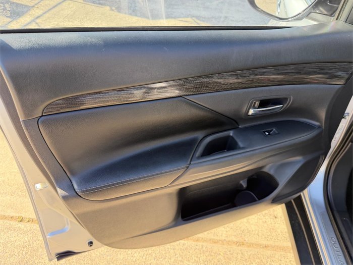 2015 MITSUBISHI OUTLANDER EXCEED (4x4)