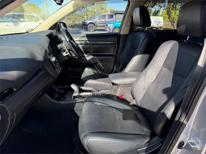 2015 MITSUBISHI OUTLANDER EXCEED (4x4)