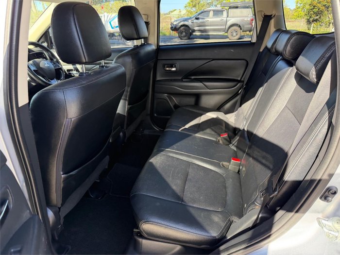2015 MITSUBISHI OUTLANDER EXCEED (4x4)