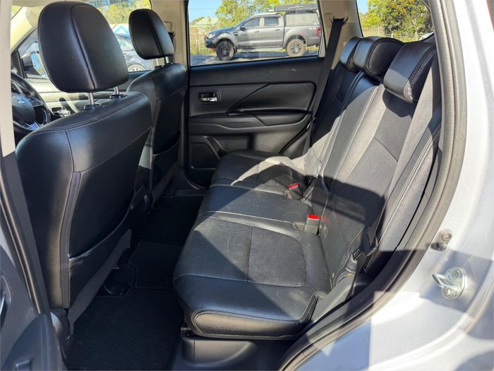 2015 MITSUBISHI OUTLANDER EXCEED (4x4)