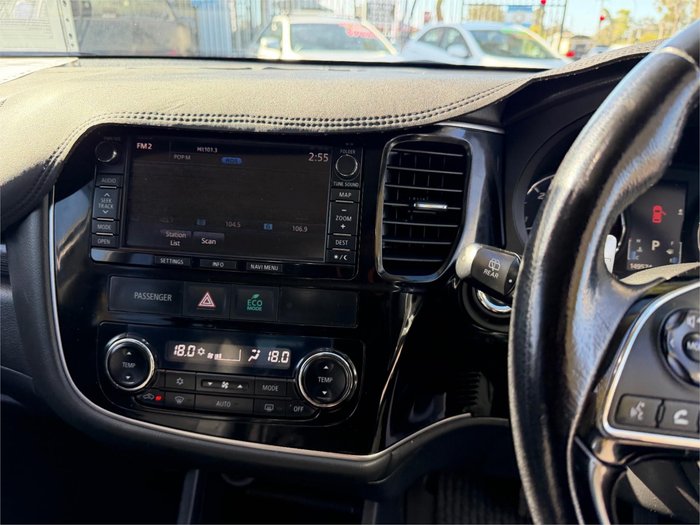2015 MITSUBISHI OUTLANDER EXCEED (4x4)