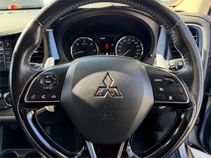 2015 MITSUBISHI OUTLANDER EXCEED (4x4)