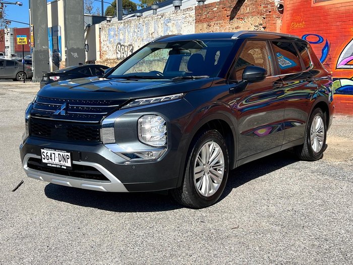 2024 Mitsubishi Outlander LS