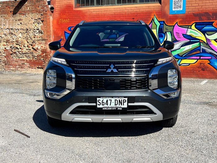 2024 Mitsubishi Outlander LS