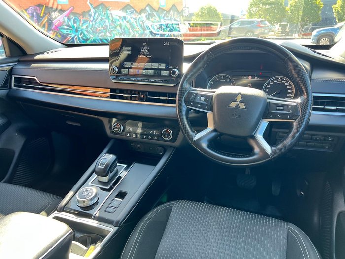2024 Mitsubishi Outlander LS