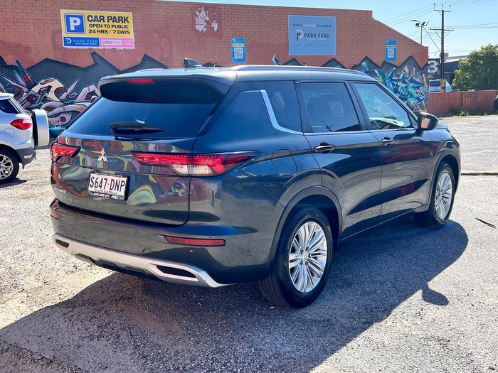 2024 Mitsubishi Outlander LS