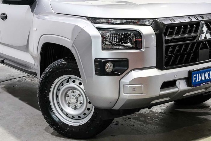 2025 Mitsubishi Triton GLX