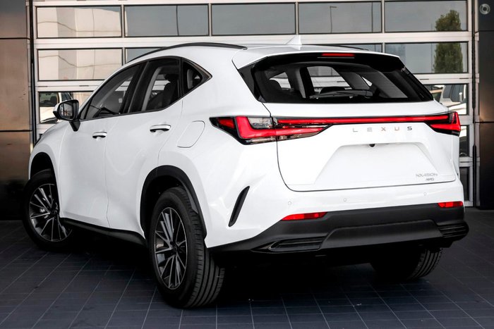 2026 Lexus NX 450h+ Luxury