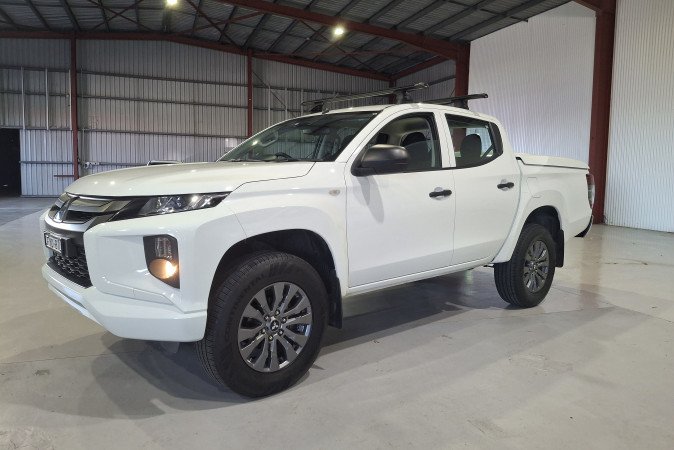 2022 MITSUBISHI TRITON GLX (4x4)