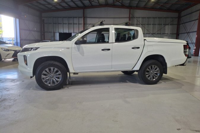 2022 MITSUBISHI TRITON GLX (4x4)