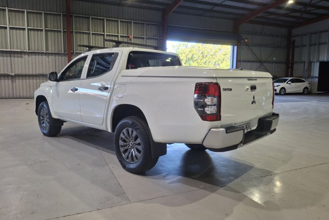 2022 MITSUBISHI TRITON GLX (4x4)