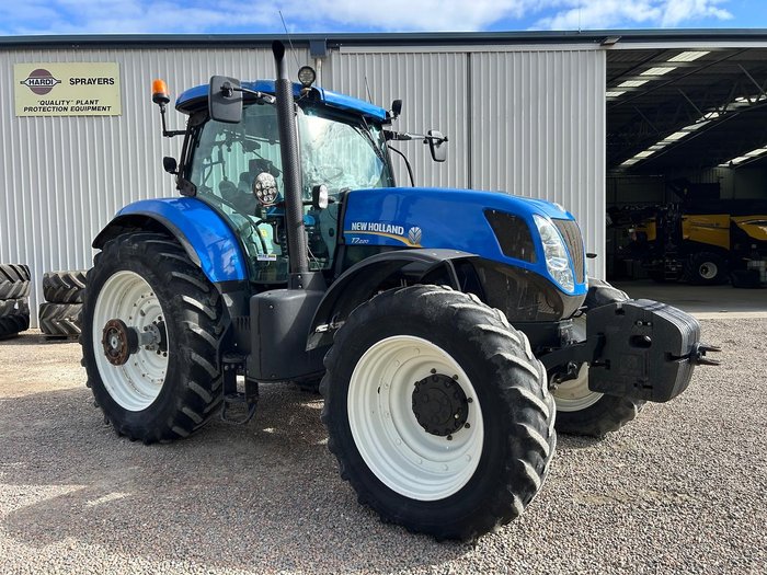 2011 New Holland T7.220