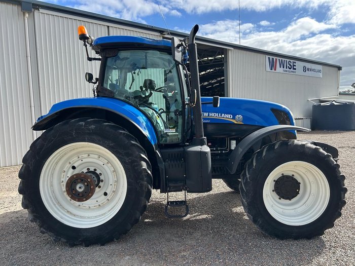 2011 New Holland T7.220