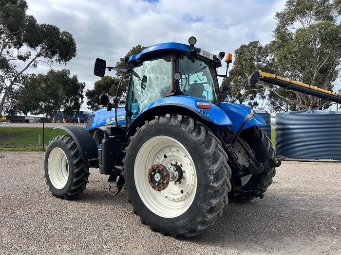 2011 New Holland T7.220