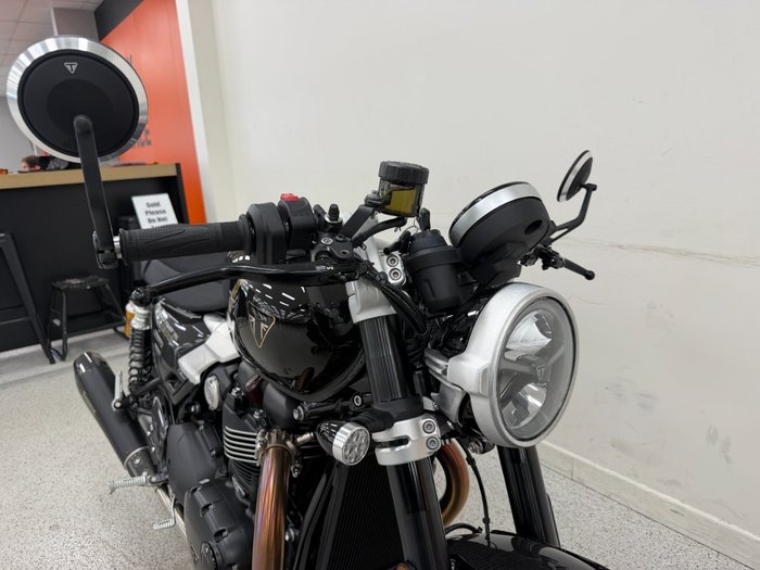 2026 Triumph SPEED TWIN 1200 CAFE RACER