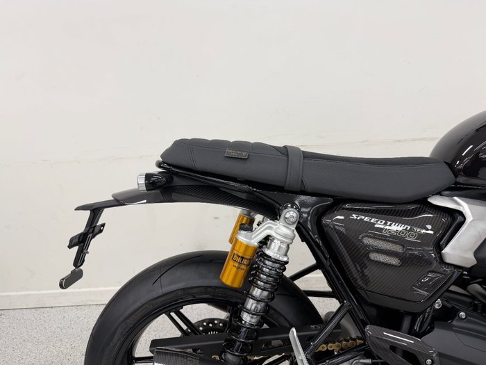 2026 Triumph SPEED TWIN 1200 CAFE RACER