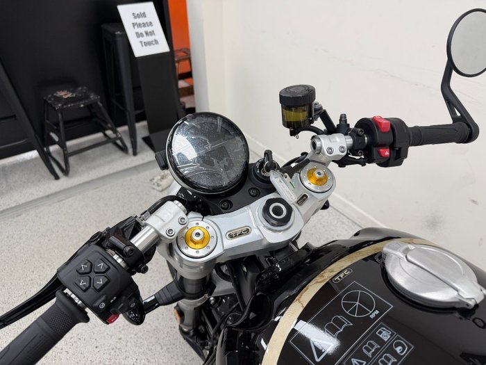 2026 Triumph SPEED TWIN 1200 CAFE RACER