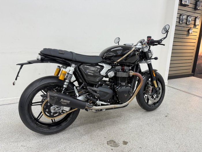 2026 Triumph SPEED TWIN 1200 CAFE RACER