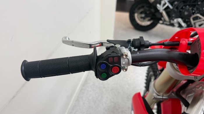 2025 Honda CRF250R Red