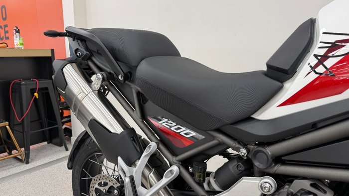 2026 Triumph TIGER 1200 RALLY PRO DESERT CRYSTAL WHITE
