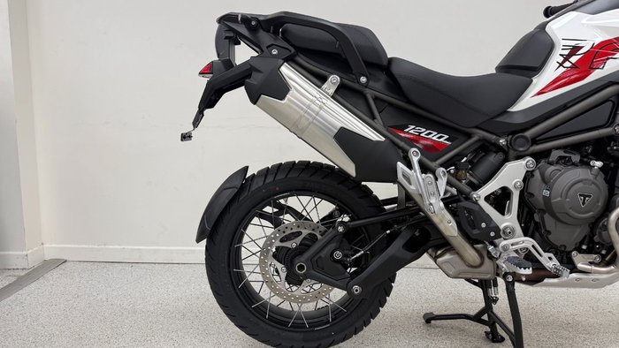 2026 Triumph TIGER 1200 RALLY PRO DESERT CRYSTAL WHITE