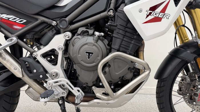 2026 Triumph TIGER 1200 RALLY PRO DESERT CRYSTAL WHITE