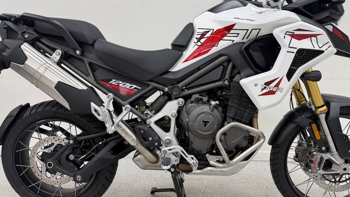 2026 Triumph TIGER 1200 RALLY PRO DESERT CRYSTAL WHITE