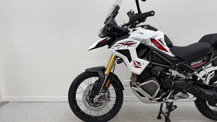 2026 Triumph TIGER 1200 RALLY PRO DESERT CRYSTAL WHITE