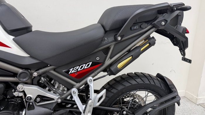 2026 Triumph TIGER 1200 RALLY PRO DESERT CRYSTAL WHITE