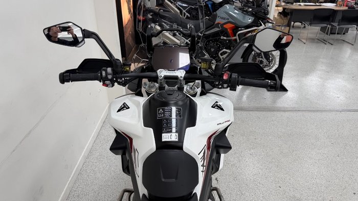 2026 Triumph TIGER 1200 RALLY PRO DESERT CRYSTAL WHITE