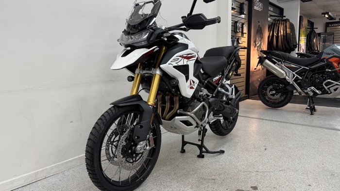2026 Triumph TIGER 1200 RALLY PRO DESERT CRYSTAL WHITE