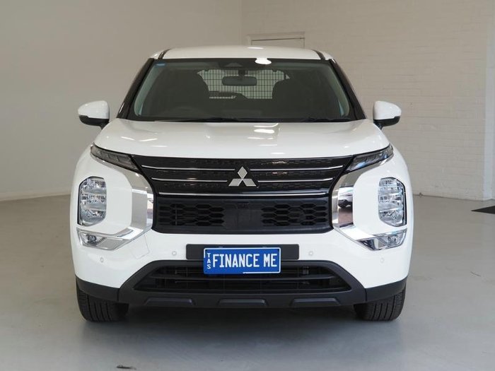 2023 Mitsubishi Outlander ES