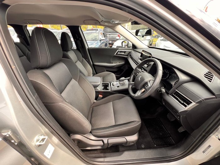 2024 Mitsubishi Outlander ES
