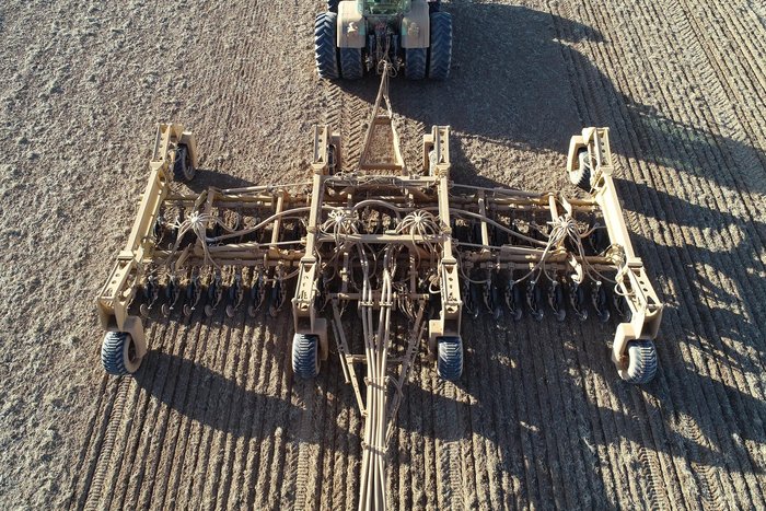 SERAFIN ULTISOW S12 CENTRE LIFT SINGLE DISC SEEDER 48 ROWS