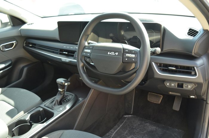 2025 Kia K4 Sport