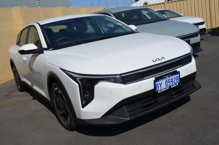 2025 Kia K4 Sport