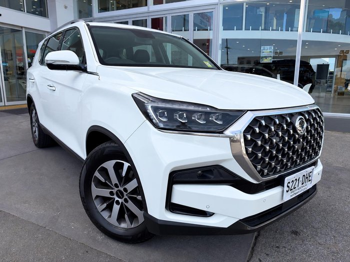 2025 KGM Rexton