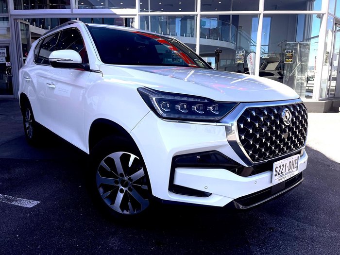 2025 KGM Rexton