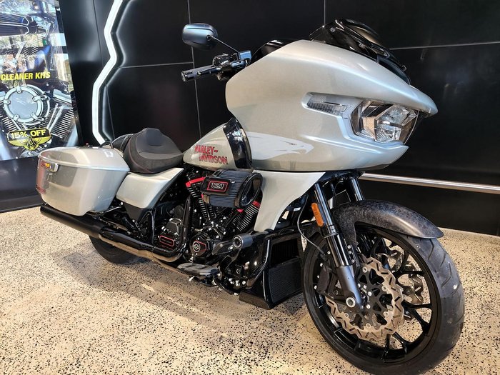 2025 Harley-Davidson CVO Road Glide ST 121 (FLTRXSTSE)