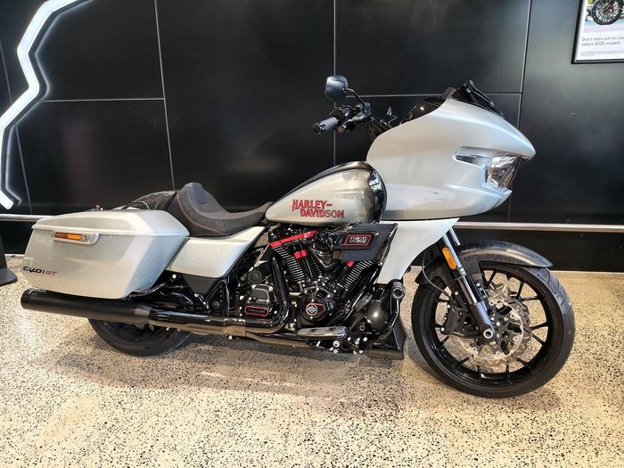 Harley-Davidson CVO Road Glide ST 121 (FLTRXSTSE) Touring