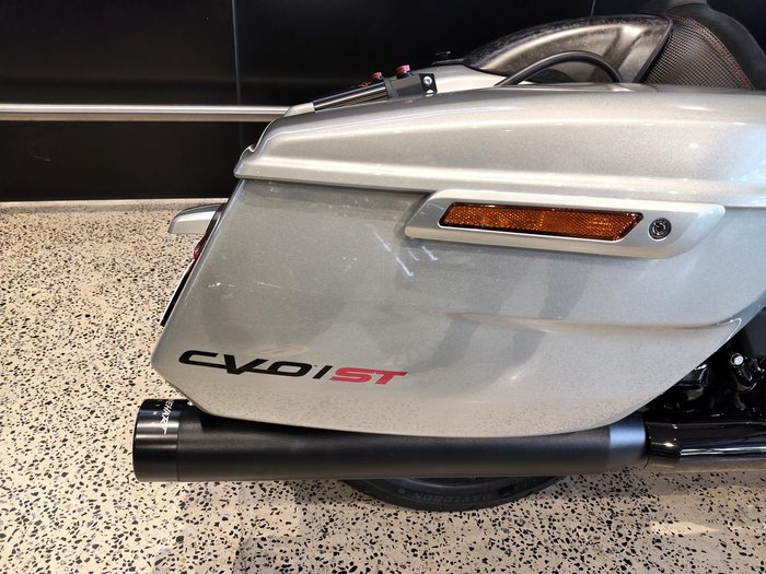 2025 Harley-Davidson CVO Road Glide ST 121 (FLTRXSTSE)