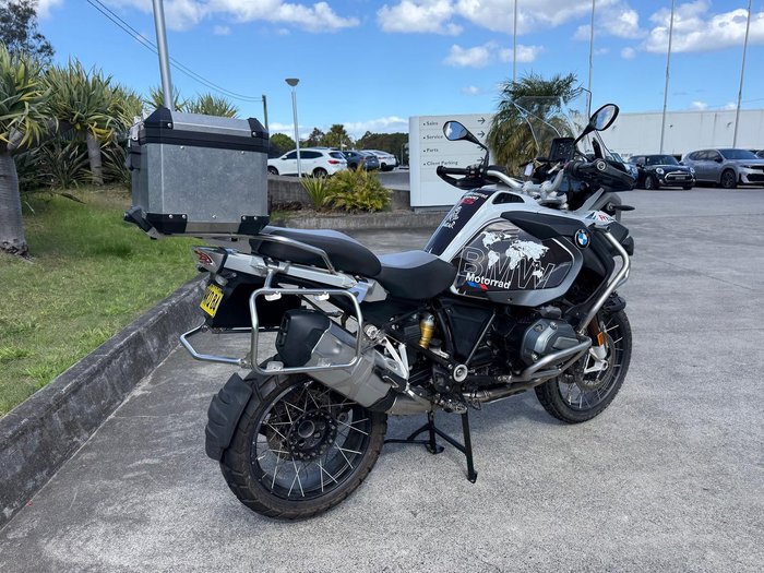 2016 BMW