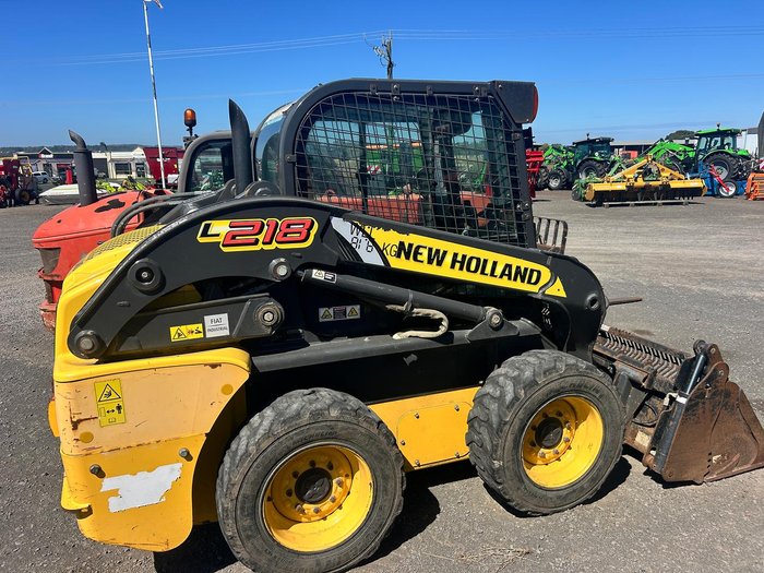 2012 NEW HOLLAND L218
