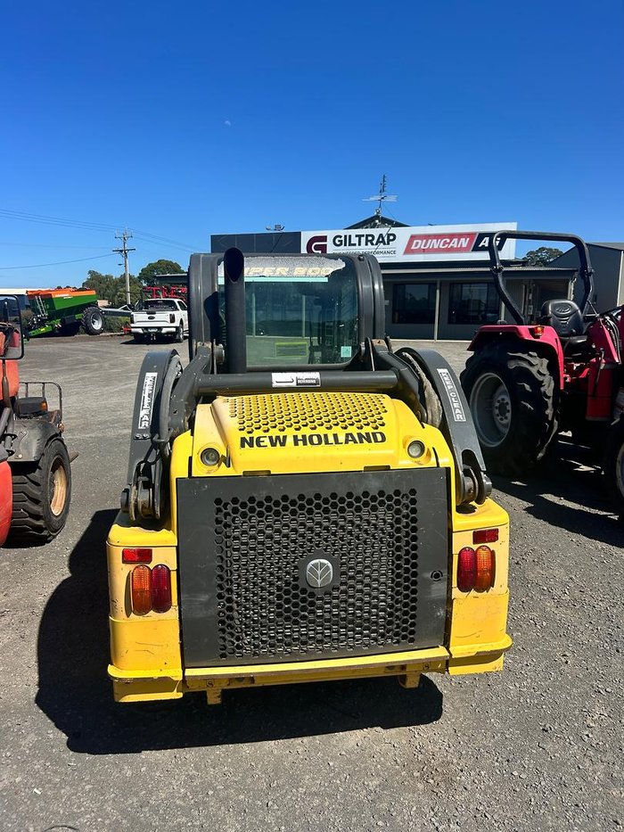 2012 NEW HOLLAND L218