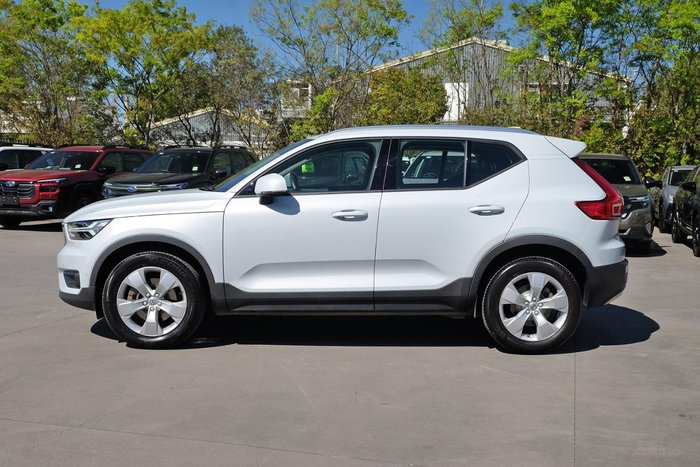 2021 Volvo XC40 T4 Momentum