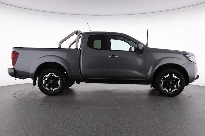 2021 Nissan Navara ST-X