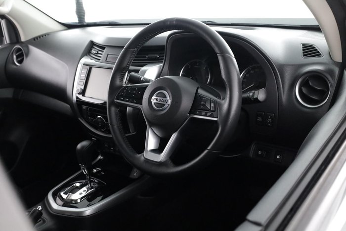 2021 Nissan Navara ST-X