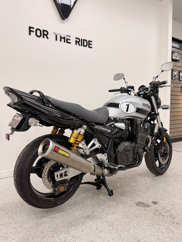 2015 YAMAHA XJR1300 Silver