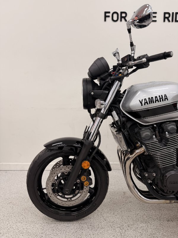 2015 YAMAHA XJR1300 Silver