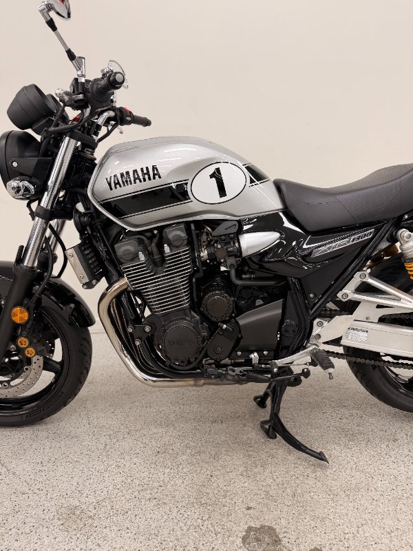 2015 YAMAHA XJR1300 Silver